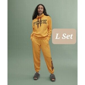 VS PINK OUTFIT SET GOLD GLOW L CAMPUS PANT PULLOVER